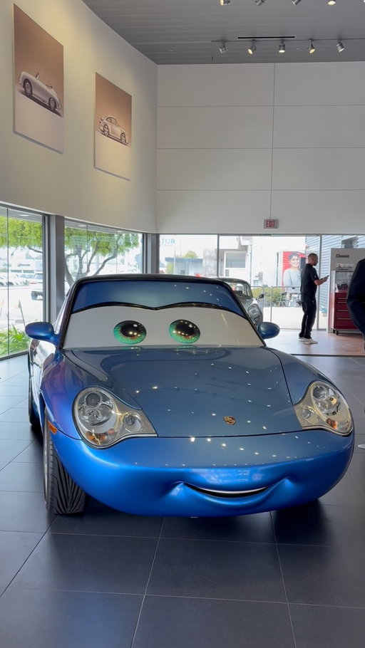 She is here! 💙

#CarWeek