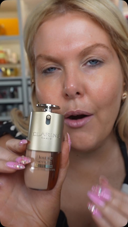 Road testing the NEW Clarins Double Serum Foundation (a 2-in-1 hybrid foundation with a dual colour + hydric system) LOOK AT THE GLAUUURRRRR @clarinsofficial #Clarinspartner