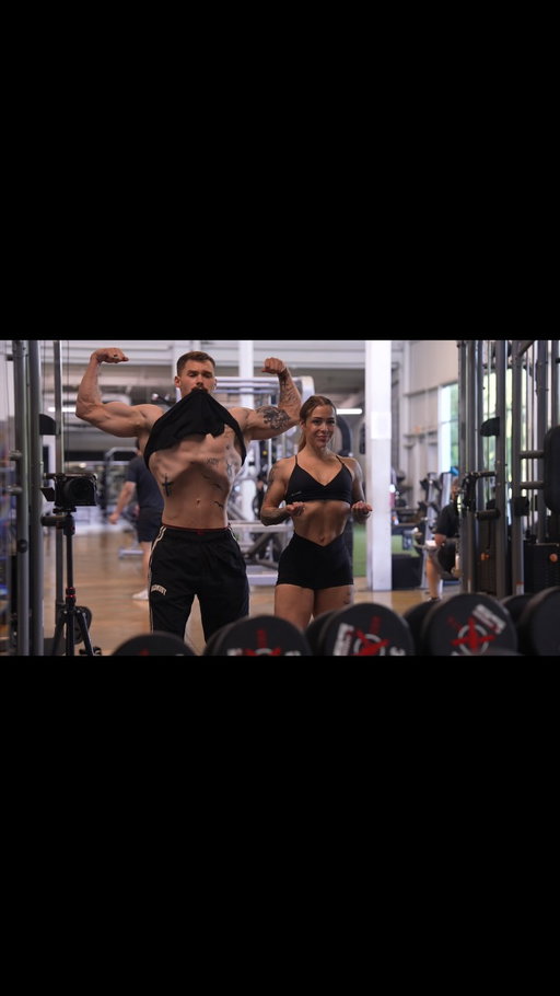 Couples that lift together, stay together.. I don’t make the rules 🤷‍♀️

#married #fitcouple #fitness #dilf #milf