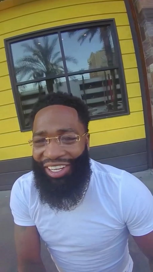 @adrienbroner how many days before you get back to this size 🤣🤣🤣🤣