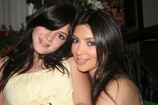 Happy Birthday my princess kitty baby sis @kyliejenner 🎀 I lovvvveeeeee youuuuuuuuu
