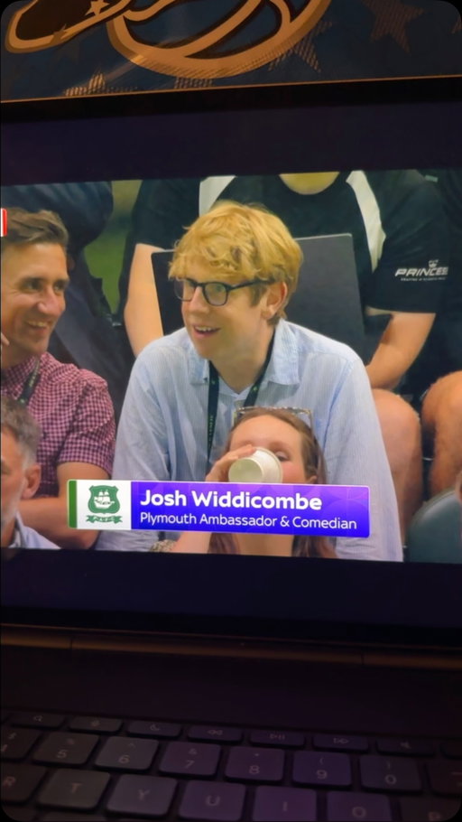 Screamed with excitement when my floor sleeping showbiz friend and now Pilgrim Ambassador @josh_widdicombe flashed on the screen. Heavy lanyard for a compromised neck. Also would love to know the gossip you just heard. Your face was shocked!