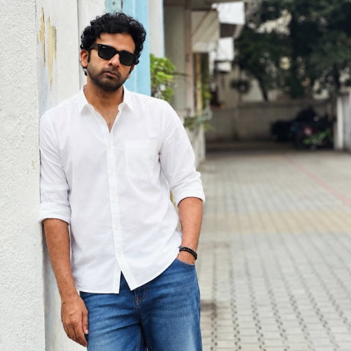 I know… it’s been a while. 
You’ve been asking. I’ve been waiting for the right moment.
Finally, I have a MOVIE UPDATE for you. 
Tomorrow. Watch this space. ❤️
Love you.