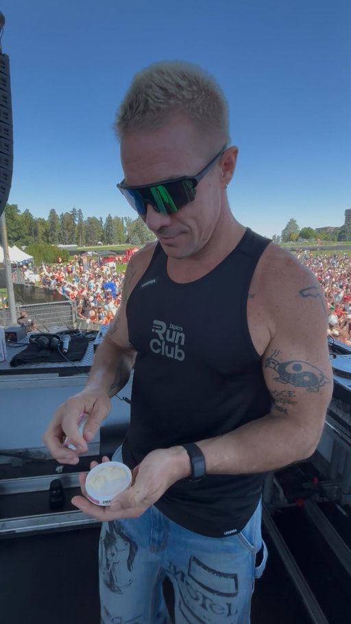 Should we keep making mid-set deliveries? Drop your @diplosrunclub city below. 👀