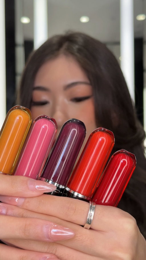 MAC Lustreglass lip tints are out!!! 

💦 Lustreglass lip tint - See Sheer 
💦 Lipglazer lip pencil - Cool Spice 

💧Stained-glass lips and 12HR colour with a juicy shine! 

#maclustreglass #maccosmetics #maccosmeticscanada #maccreator #lipstain