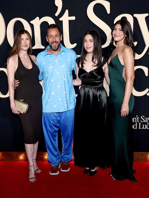 Jackie, Sadie, Sunny and Adam Sandler at the NYC premiere of ‘Don’t Say Good Luck’ last night ✨