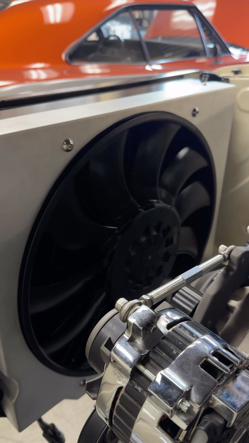 4,000 CFM is just ridiculous. Gotta love @spal_usa for bringing the best OEM tech and making it available to all of us in the aftermarket. 

Custom fan shroud fab by @brandongerringer
