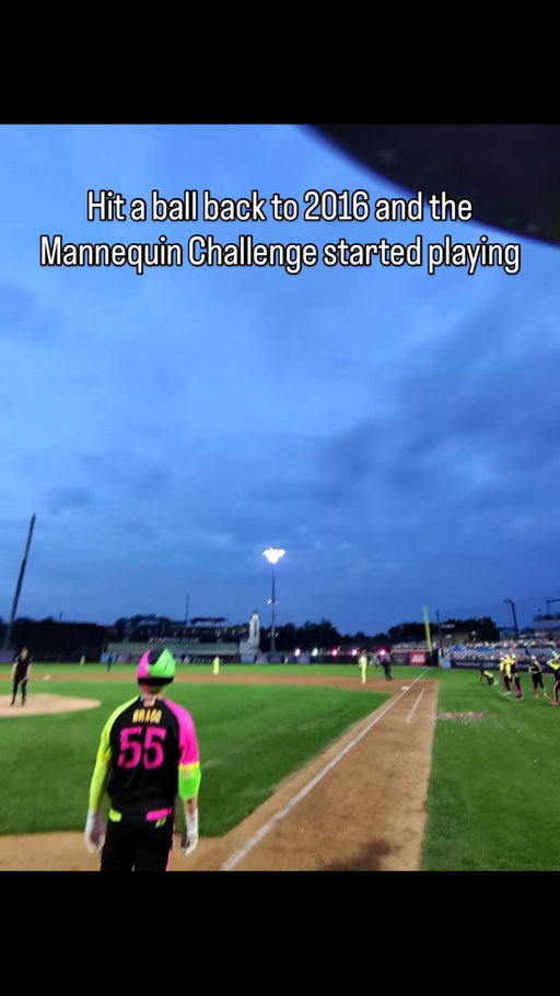 Didn’t even get a chance to pimp it🫨

#mannequinchallenge #baseball #mlb #cosmicbaseball #homerun