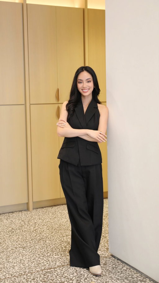 physician by day, professional yapper all the time 🤭 thank goodness for my team keeping me on track