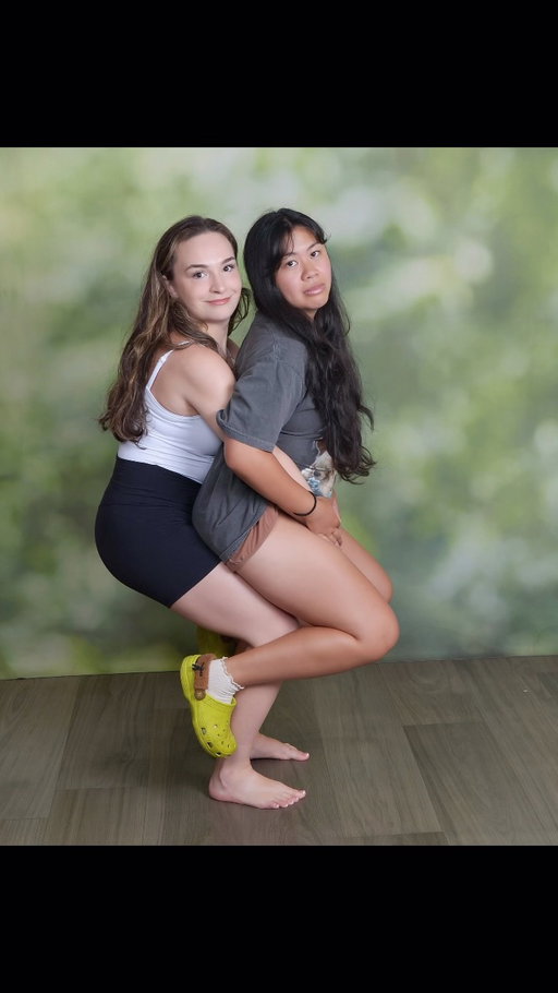 surprised my bff with a @jcpenney photoshoot because why not?

#BitesByBianca #NYCCreator #JCPenney @jcpenneyportraits