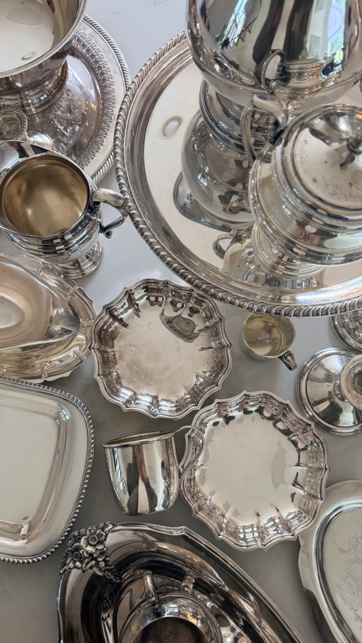Silver polishing experts, how did we do?! 👀✨ Share your best silver polishing tips with us below! 👇🏼

After 10+ years tucked away, Grandma’s silver needed some serious TLC—and thankfully, my Mom Babs was up for the challenge 💪🏼 

We tried two different methods: good old-fashioned silver polish + LOTS of elbow grease, and the aluminum foil, boiling water + salt method.

Our verdict? The foil method is great for lighter tarnish and a quick refresh, but for the really tarnished pieces, nothing beat polishing them by hand. It took hours, but just LOOK at that shine. ✨

I’ll link the products we used for anyone who has a few forgotten silver pieces of their own that need a little love!

Say, POLISH for the sources 🔗 

And now that everything is polished, I can finally get to the part I’ve been waiting for— styling them in my home!

Follow @thesouthernsource to see where Southern staples make modern memories 🤍