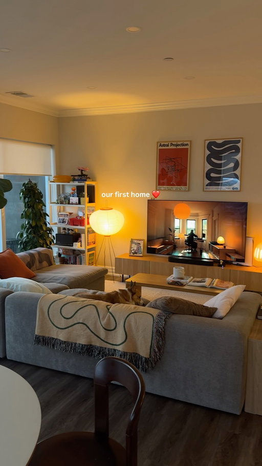 the space that really felt like home after moving abroad and building it slowly from the past 4 years

#apartmentdesign #homeinspo #apartmentherapy #cozyhome #interiorideas