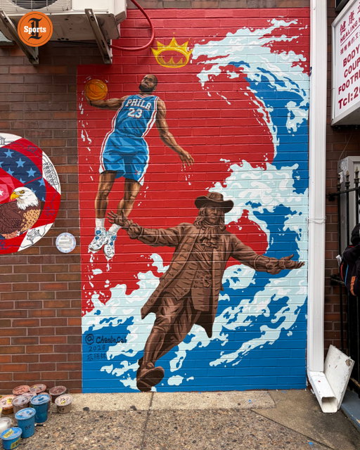 Spotted: Another LeBron James mural in Philly! 🤩 This one just went up at 10th and Arch Streets thanks to @chenlin.cai.⁠
⁠
📸 by @jai.nieves / Staff