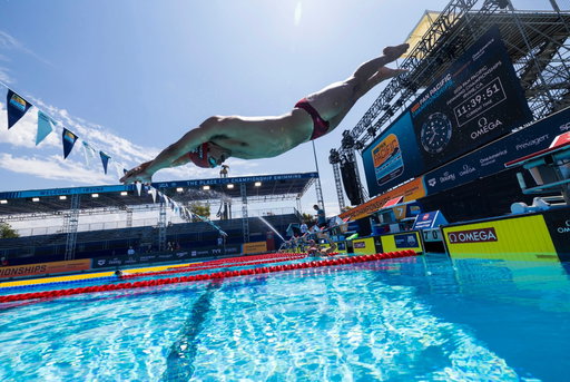 Can’t wait to get up and race for 🇨🇦 at Pan Pacs tomorrow! 

Summer league lineup 👀
Day 1: 50 Fly
Day 2: 50 Back
Day 3: 50 Breast
Day 4: 50 Free 

📸: @mphcentral