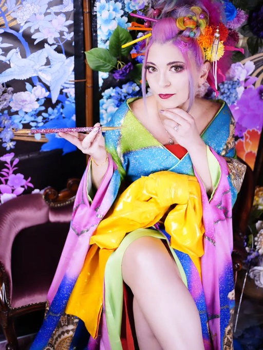 Favorites from my photo session at @oiran_studio_karin in Kyoto, Japan! 

Oiran ≠ geisha, oiran is the term used for 17/18th century high ranking courtesans, but today it's a popular, highly stylized type of photoshoot. 

I chose a bright, colorful kimono and hairstyle to go for a very "anime" look. The ladies who did my hair and makeup had a ton of fun with my look and kept calling it kawaii! 

I would love to do another stylized photoshoot in Japan again. It was such a fun experience and they made me feel like a model!