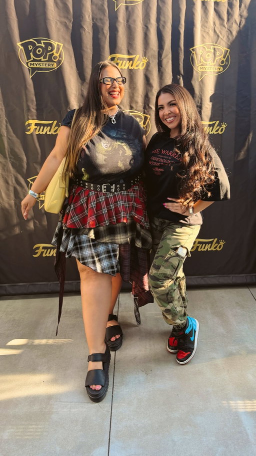 Unboxing @warnerbroshorror Funko Pop! Mysterys. 🤡

@itsclaudialopez & i attended an event with @funko to celebrate with their Pop! Mystery collections and SPOILER ALERT: I got the one I wanted! 🖤

The new Pop! Mystery’s come in K-Pop Demon Hunters, WB Horror, One Piece, and Flora. Which one would you unbox? 👀

🏷️
#funkopopmystery #funko #wbhorror #warnerbroshorror