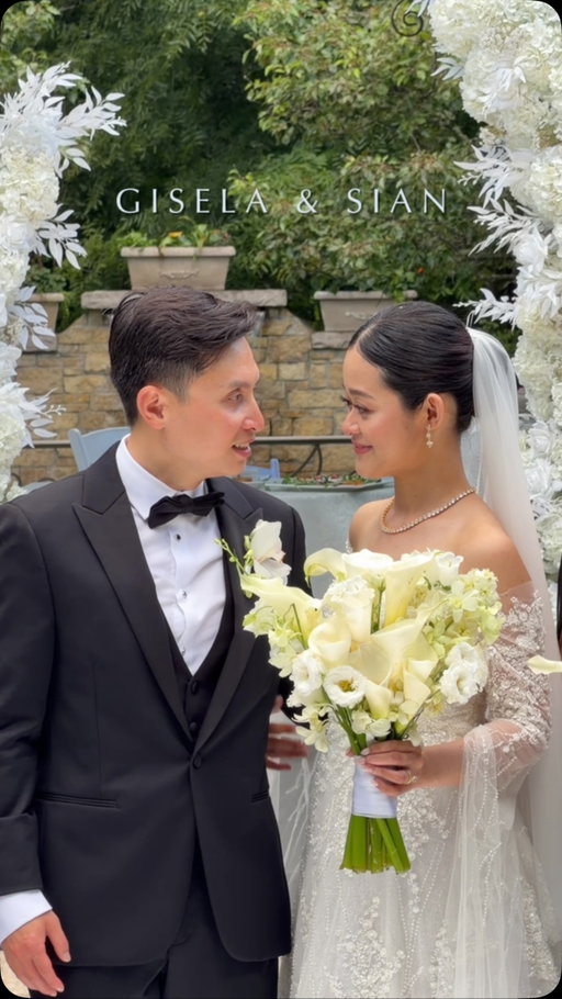Grateful to have you in my life ✨

—- 
Content creator @capturedbyz.studio
Wedding Dress & Vail @etiquette_white 
Bridal Shoes @laciesshoes 
Flower @rainbowfloralbloor 
Wedding Planner @pseventsco 
Makeup @mollymakeupstudio