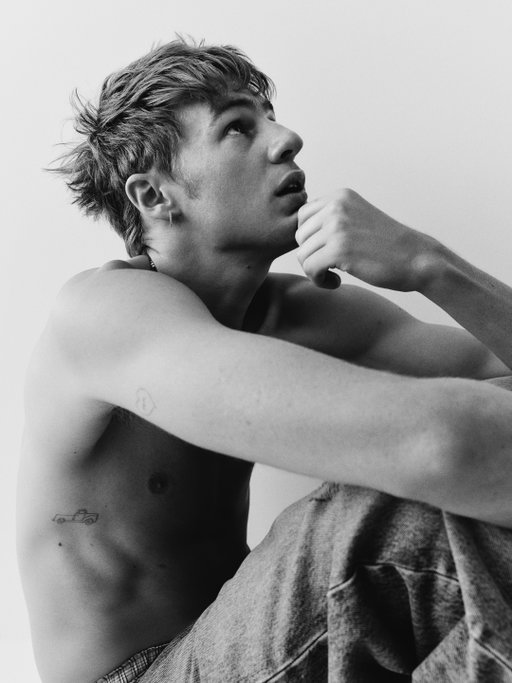 “I like to trust my own instincts. I don’t overthink it.”
 
Shot by @bjorniooss
