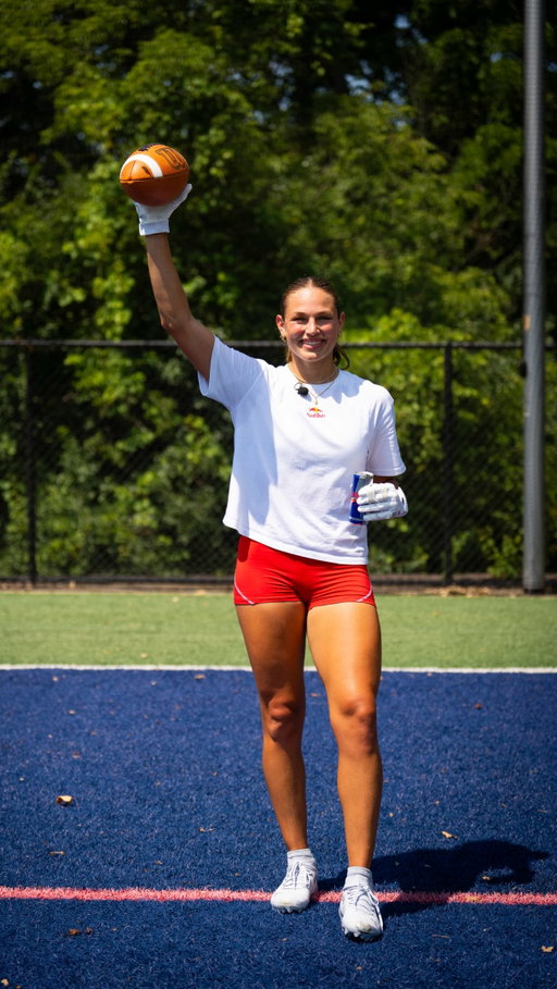 less fingers, no problem 🤏🏈

One more challenge awaits. Best of luck to Izzy at the 2026 Flag Football World Championship! 🇺🇸