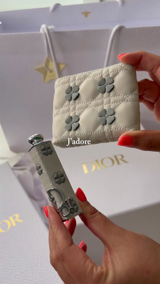 J’adore Dior 💚🍀

#diormakeup #diorlacollectionprivée #diorbeautylovers #diorluckyclover