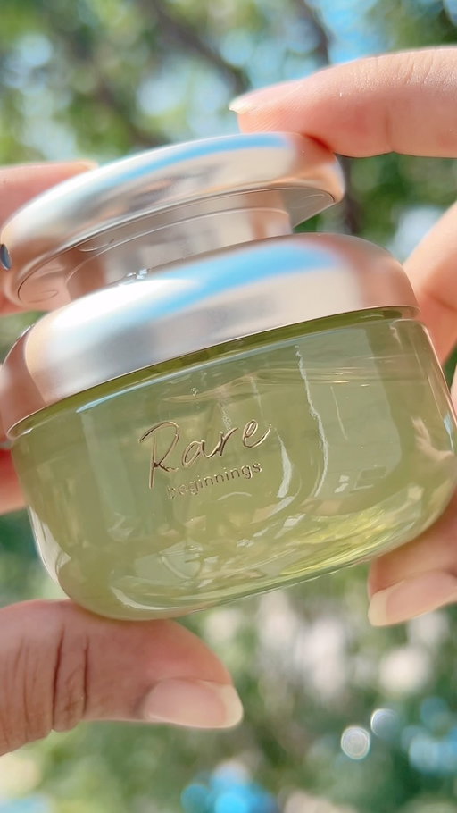 A rare beginning, a beautiful feeling, a scent that makes every moment feel like the start of something unforgettable. ✨

@rarebeauty “Rare Beginnings Eau De Parfum”
@selenagomez 

#rarebeauty #rarebeginnings #perfume #rareeaudeparfum #rarebeautybyselenagomez