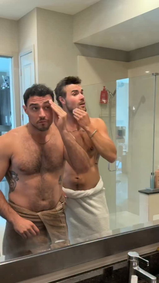 The boys have been taking their skincare a little more seriously lately, and it all starts with a smooth base. We’ve been using the Facial Radiance Pads from @firstaidbeauty for more even, brighter-looking skin in just one swipe, so we can show up looking good. #firstaidbeautypartner #firstaidbeauty