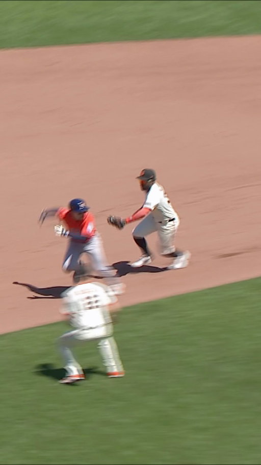 A textbook 6-5-4-5 double play from the #SFGiants
