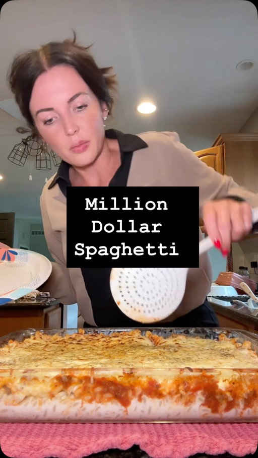 @maggieeatsss inspired me! Make some million dollar spaghetti with me even though it’s not spaghetti. 

I’ll cook, you clean! 

#cookwithme #easyrecipe #quickdinner #aldidinner