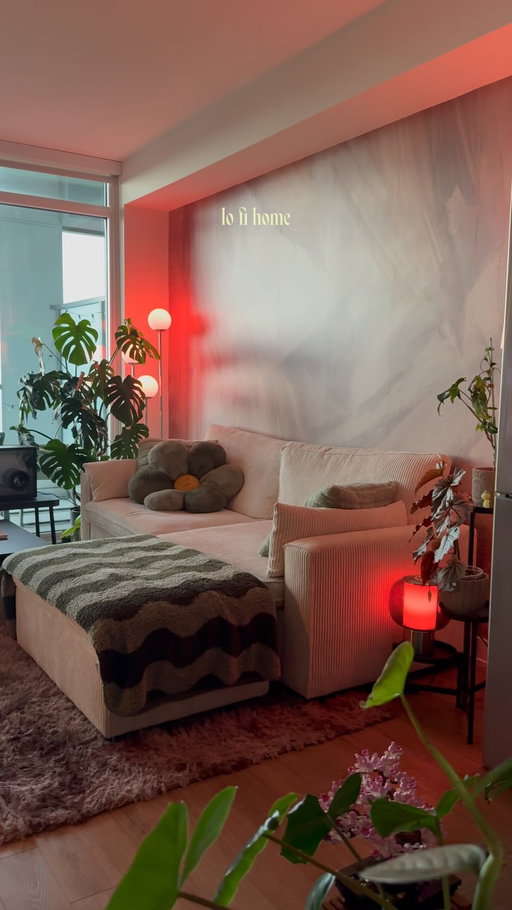 The magnifying glass keeps telling me this is a lo-fi home, so I’m just going to roll with it🫡😂