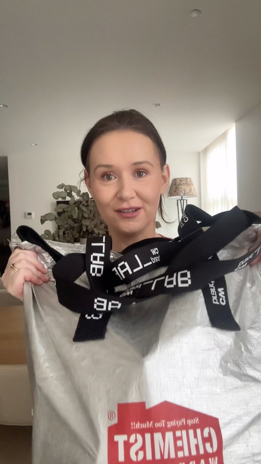 REVEAL  @chemistwarehouseaus Brand Showcase Goodie bag 🛍️

The event of the year is here! The Chemist Warehouse Brand Showcase! Which means the ultimate goodie bag! 

Never gets lost on me how lucky I am to attend, and @chemistwarehouseaus really are the best in the business the team are incredible 🫶🏻

Invited 
🏷️ 
#chemistwarehousebrandshowcase #CWLab #chemistwarehousebrandevent #goodiebag