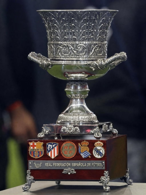 🚨 𝐎𝐅𝐅𝐈𝐂𝐈𝐀𝐋: The 2027 Spanish Super Cup will be played in Istanbul. 🏆🇹🇷

It will take place from February 2nd to 7th with Real Madrid, Barcelona, Atlético Madrid and Real Sociedad. 🇪🇸

• Barcelona 🆚 Atlético de Madrid
• Real Sociedad 🆚 Real Madrid 

𝐖𝐡𝐨 𝐰𝐢𝐥𝐥 𝐰𝐢𝐧 𝐭𝐡𝐞 𝐭𝐫𝐨𝐩𝐡𝐲? 👀✨