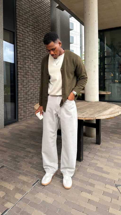 How to Style Different Jean Colours with @nextman ad

1. Sand jeans + Brown Cardigan
2. Grey jeans + Green Cardigan
3. Aqua blue jeans + Chequered Oxford shirt
4. Dark grey jeans + grey sweater + navy quilted vest