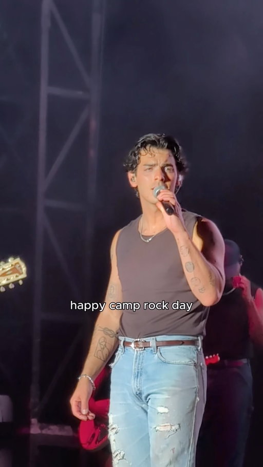 Happy Camp Rock 3 day 🤘🎸

@camprockmovie premieres TODAY on Disney Channel and will be streaming on Disney+ August 14! 😍✨

#camprock3 #jonasbrothers #disneychannel