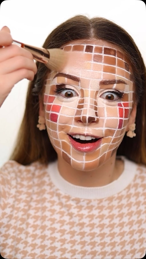 how is this real? 😱👀 
_
#makeupchallenge #blush #eyeshadow #lipstick