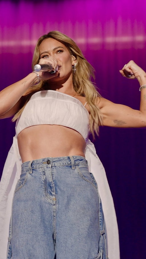@hilaryduff is done shrinking herself. These days, she’s focused on getting stronger—not smaller—and her partnership with @joinladder is helping her do exactly that.

In this exclusive video, she reflects on the response to the campaign, why its message resonated so deeply, and what she loves most about strength training.

Even while on tour, she is keeping up with her workouts and continues to prove that strength is about so much more than how your body looks.

Read more about what strength means to her, plus the specific Ladder coaches she trains with, at the link in bio.

📹: @joinladder