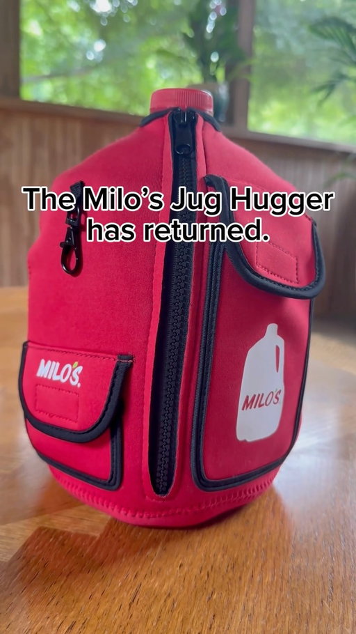 It’s back for a limited time! 🤩 The Milo’s Jug Hugger is available now through Labor Day — get it while you can! Shop now at the link in bio. 🛒
.
.
#DrinkMilos #Milos #MilosMoment #JugHugger #Viral