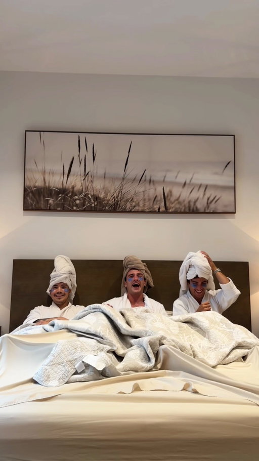 Turns out, even the boys need to go on a girls trip sometimes

🔗Link in bio to book that next trip