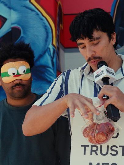 blindfold on. taste buds ready. it’s time for episode 4 of FAN OF THE HOUSE 🍴
