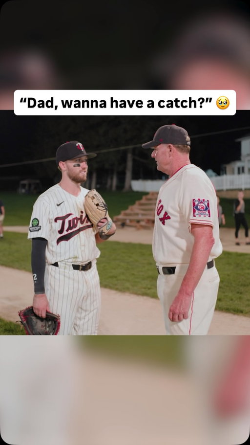 Kody Clemens has a catch with his dad, Roger Clemens to close out #MLBatFieldofDreams