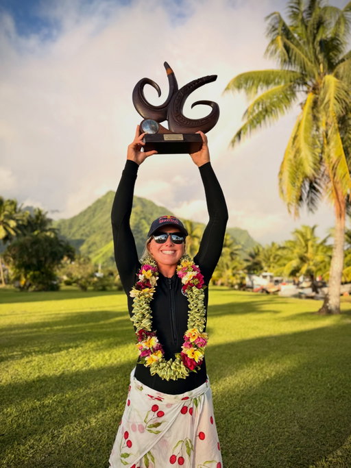 Your 2026 Tahiti Pro champ @erinbrookssurf 🔥 after an insane comeback Erin takes her first win at Teahupo’o. Congrats!
