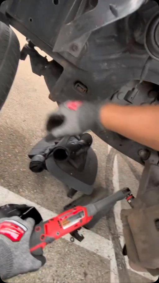Milwaukee is getting wild with these new tools 👀👀

Putting a bunch of @milwaukeetool newly announced tools to work on this junk vehicle at pipeline. Also I said extended swivels 🤣 and meant deep swivels. I used the new 3/4” impact, 3/8”extended reach ratchet, deep well pinless 3/8” swivel sockets and the new striker hammer to remove this hub. Only edit is in the middle when I forgot to grab a hammer after hitting the rotor with the striker to break it free.