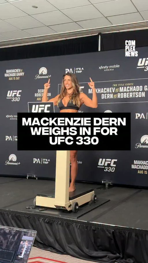 The champ @mackenziedern makes weight for her title defense at UFC 330