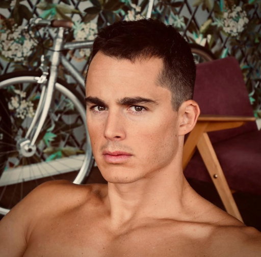 On this weeks episode of Fake Boyfriend Friday 2.0- here’s a pic of my sweet Pietro. He looks upset in this picture because I had to stop kissing him for like, five minutes and he started to pout. Poor lamb. Men are so silly. Anyhoo! Back to kissing!! 💋🩷 #fakeboyfriendfriday #comedy