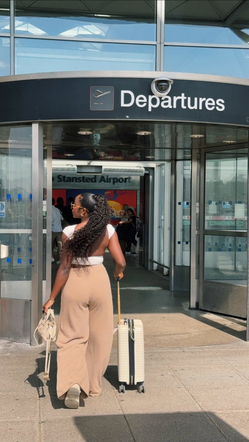 You’re not sad, you just need to walk through @worlddutyfreeuk @stn_airport - the Fabulous Fridays fun will kick your holiday off with a bang 🎧🗺️#DepartFromTheEveryday #AD
