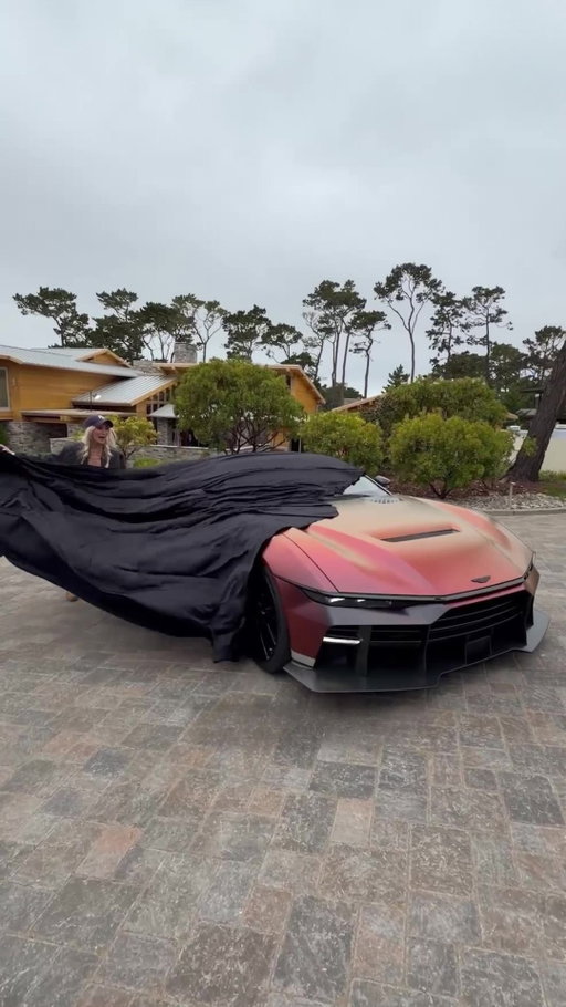 Check out the brand-new $1.9m Aston Martin Valen…🔥 I'm in love with the pop of color in the interior! 😍

#astonmartin #valen #cars