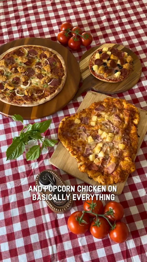 Family make-your-own pizza night? That's amore. 😍🍕