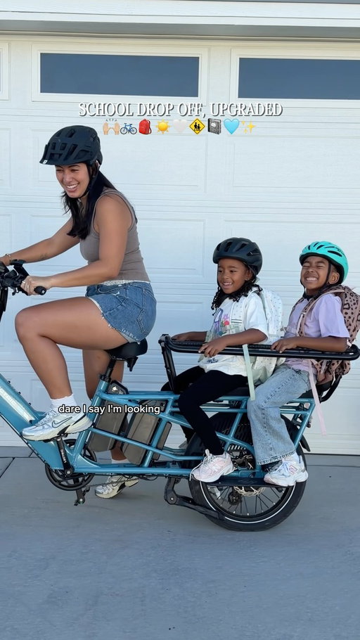 Here’s to a new school year and riding in style!!🚲🎒 The girls have love the mornings they get to ride our @lectricebikes XPedition 2.0 to school, and I love that it can carry both of them, their backpacks, and even our groceries! Check out the link in my bio to learn more. #LectricPartner #lectricebikes
