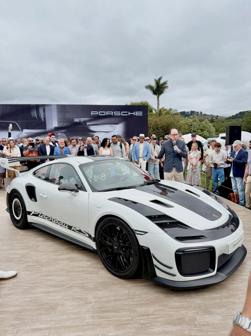 Porsche just unveiled the first slant nose produced in years here at the Quail…the Flachbau RS!

This is the most complicated Sonderwunsch project the team has ever taken on. It is reminiscent of the 991 with much of its design, which you can see in the tail lights. Manthey was also involved in the development. 

Well done to the whole team!

#porsche #galpin #flachbaurs #991 #sonderwunsch