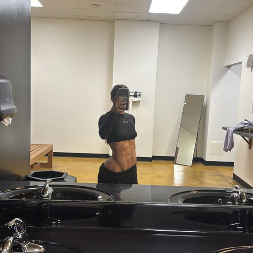 That dramatic change you’re looking for? It doesn’t take weeks..

Transformations take MONTHS & or YEARS.. 

Follow my physique from the past few years ⬇️

• 8 months postpartum 
• 1 month postpartum 
• Pregnant
• Pre-pregnancy 
• 1st week in gym..