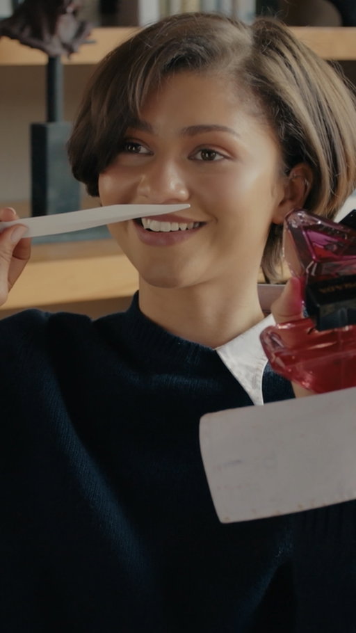 Prada Beauty Global Ambassador Zendaya explores the new Prada Paradoxe iteration: Paradoxe Sweet Chemistry. 

@zendaya #Prada #PradaBeauty #PradaFragrances #PradaPeople